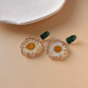 Wholesale 14K Plated Daisy Preserved Flower Alloy Earrings