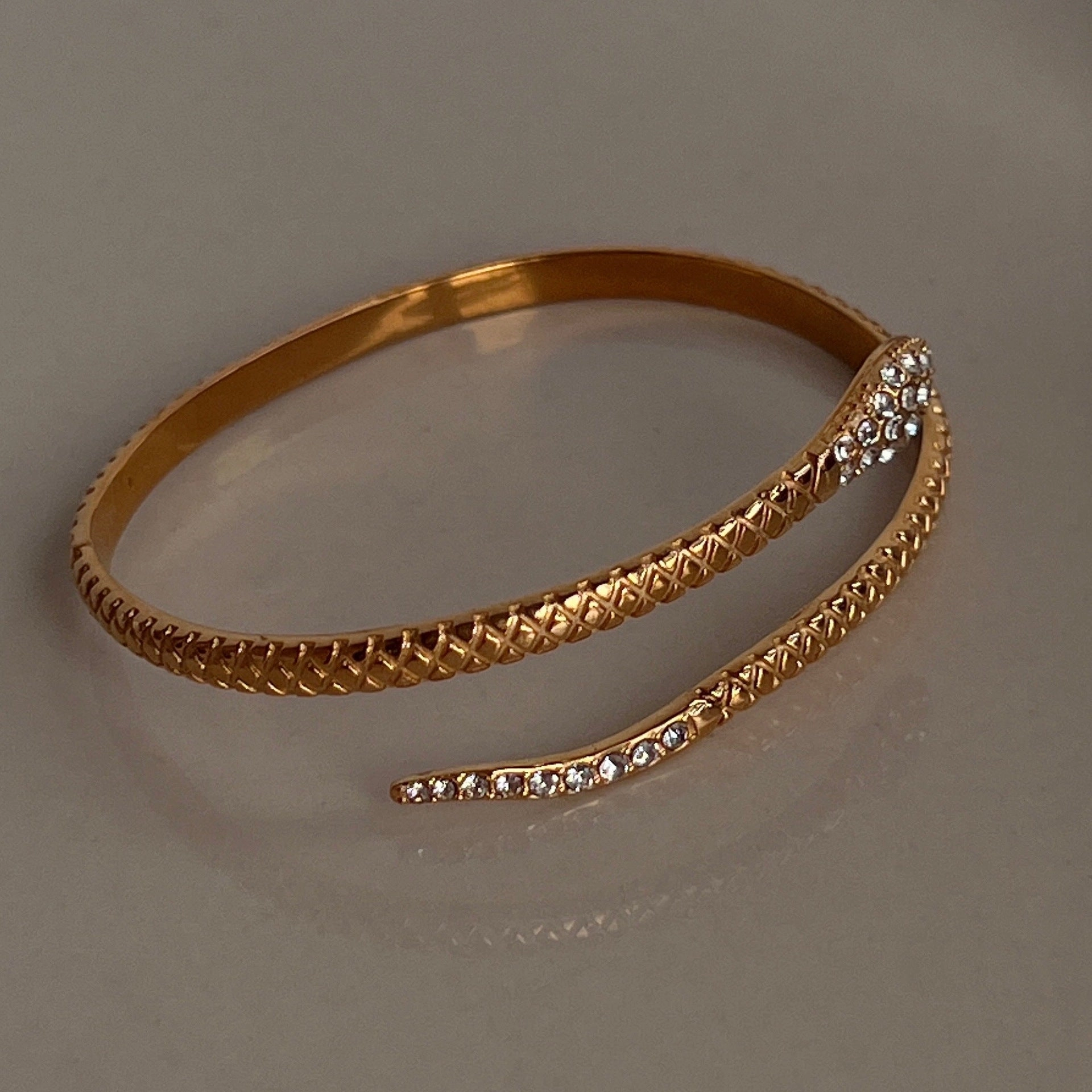 Wholesale 18k Electroplated Titanium Steel Micropaved Zircon Open Snake Bracelet