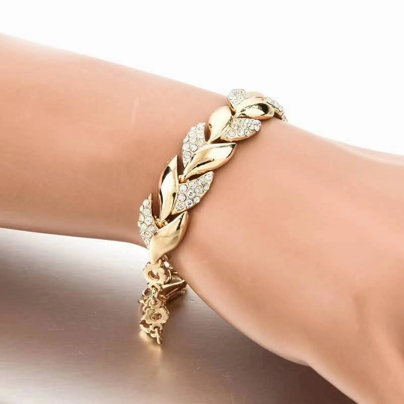 Wholesale 18K Gold Leaf Studded Diamond Bracelet