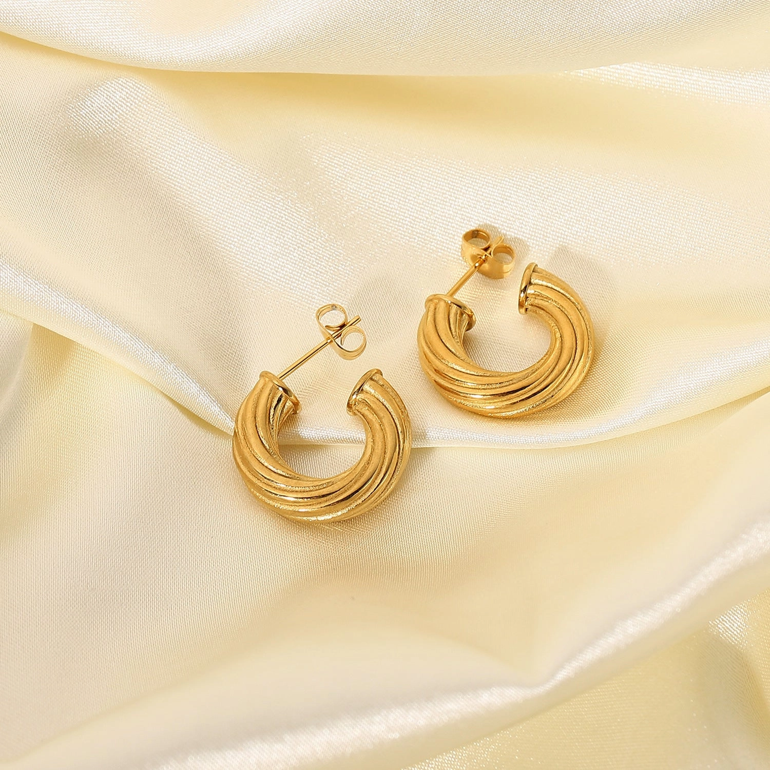 Wholesale 18K Gold Plated Stainless Steel Twisted Earrings