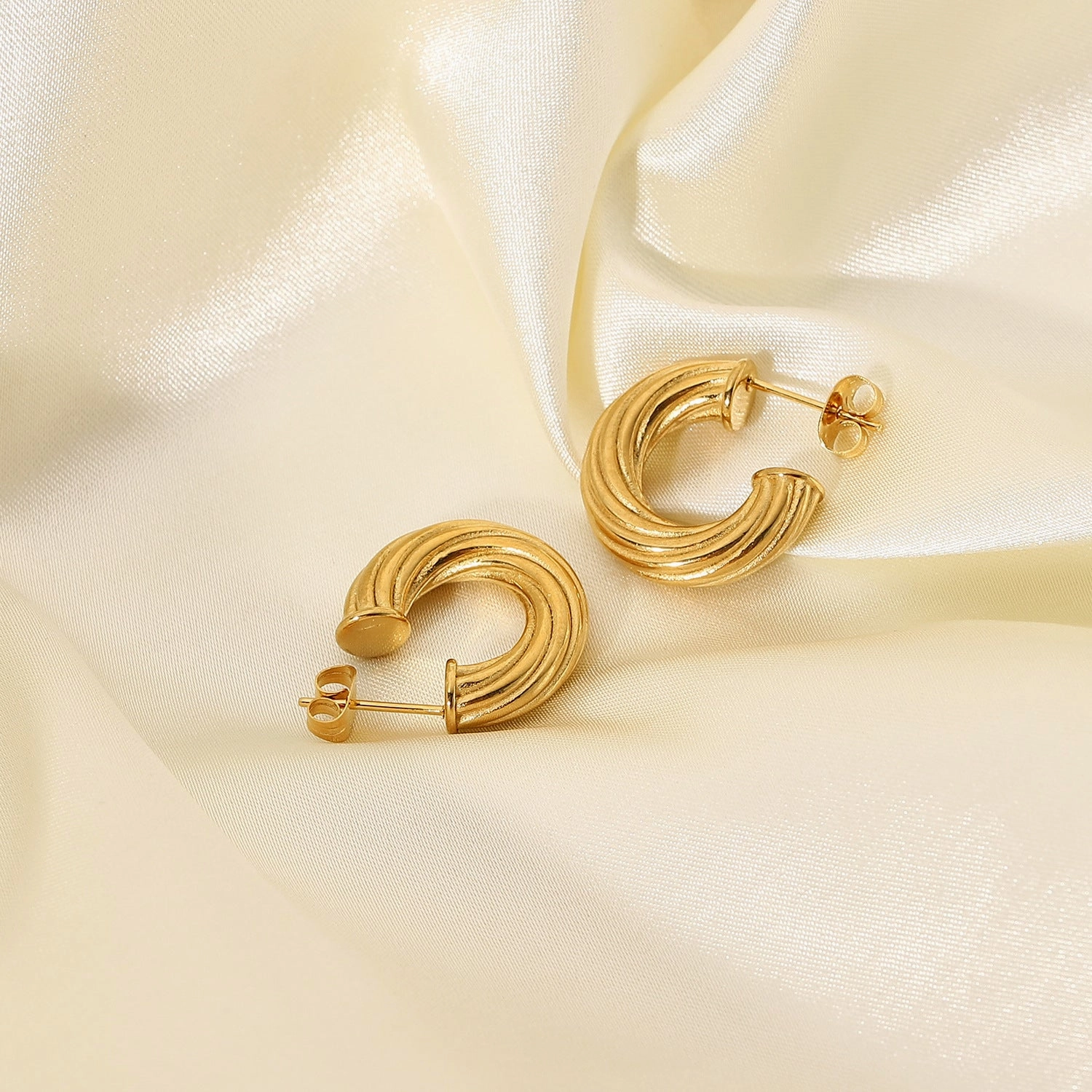 Wholesale 18K Gold Plated Stainless Steel Twisted Earrings