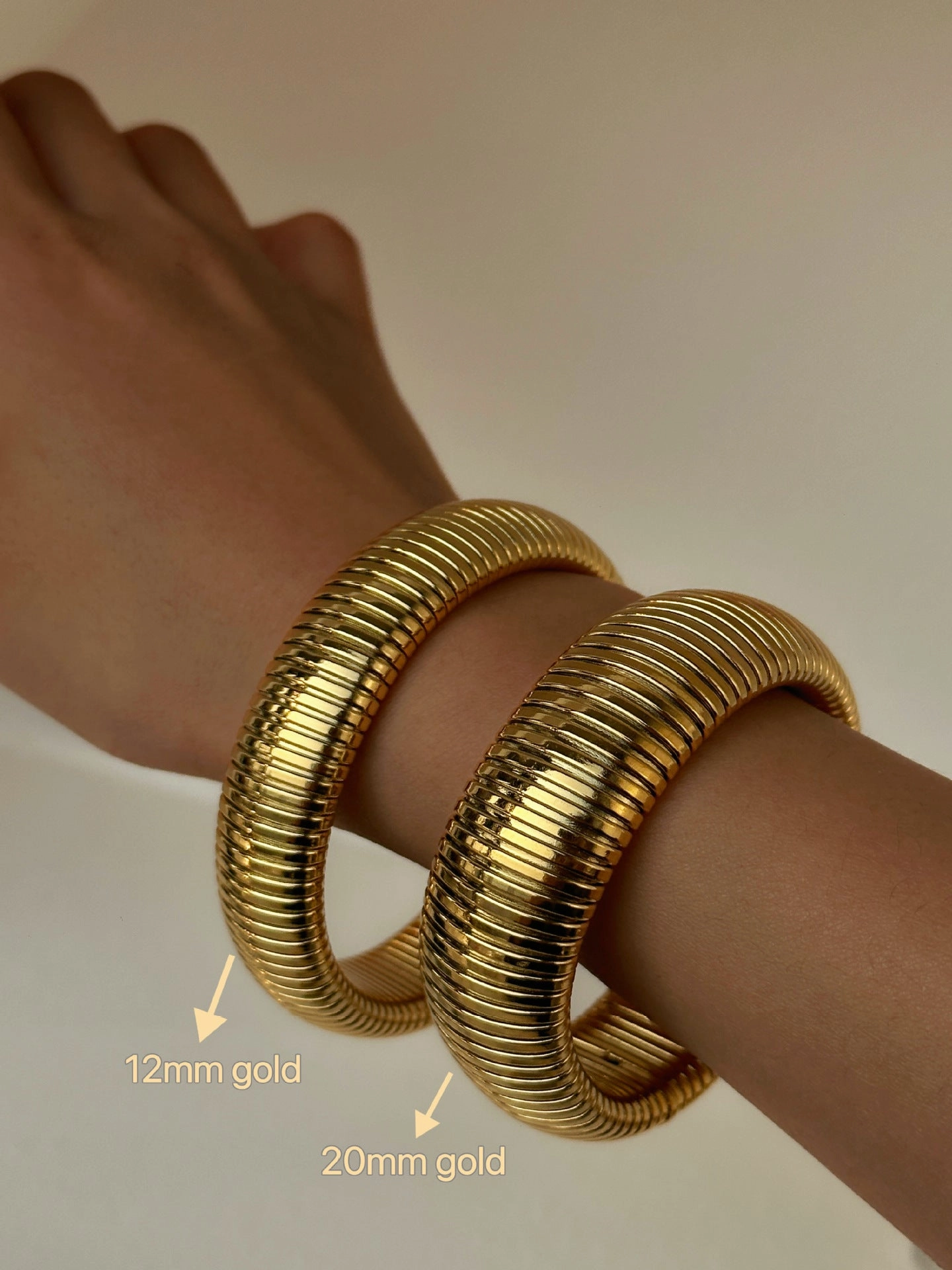 Wholesale 18k Real Gold Electroplated Titanium Steel Stretch Polished Bracelet