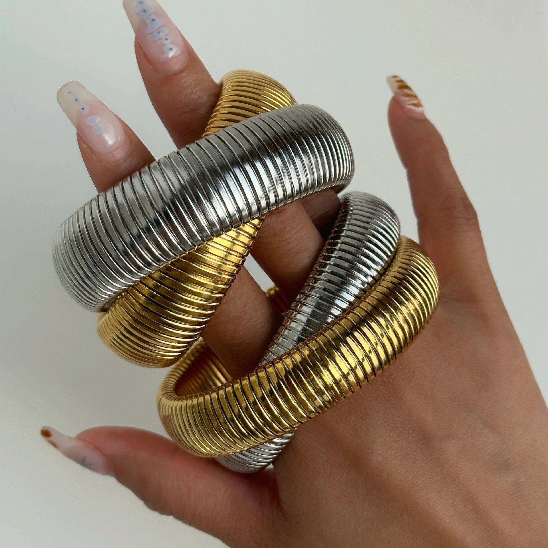 Wholesale 18k Real Gold Electroplated Titanium Steel Vintage Double Layer Elastic Bracelet