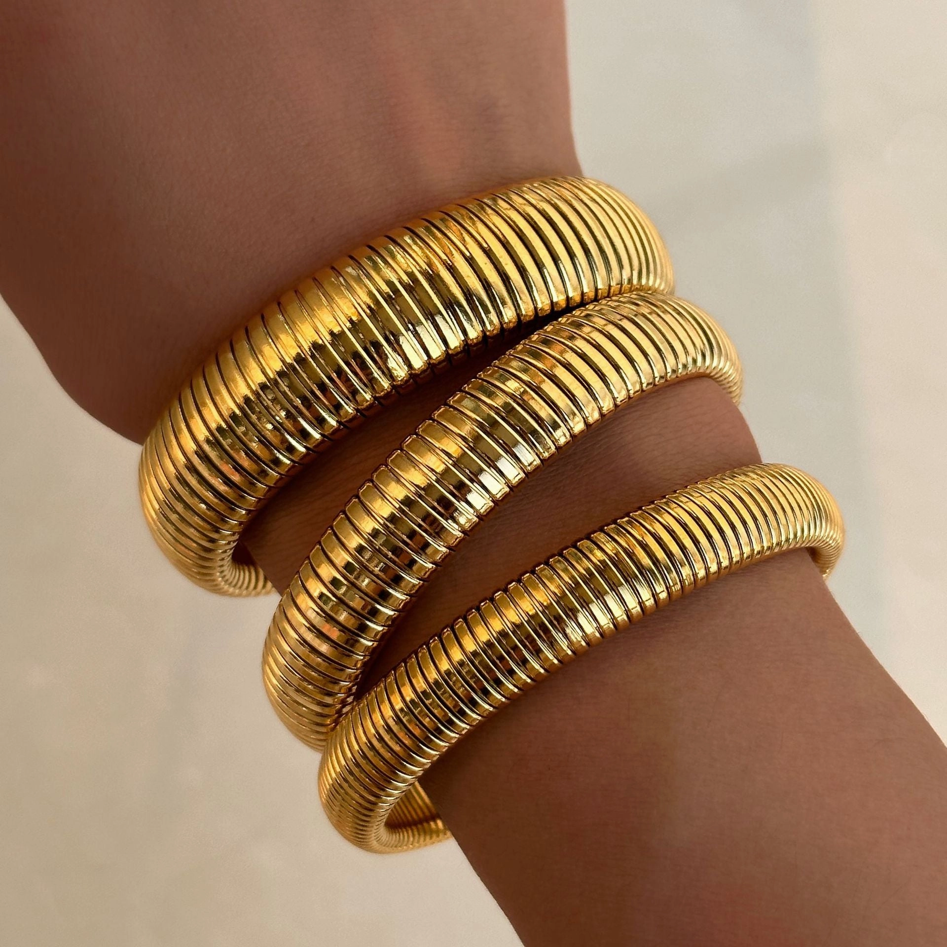 Wholesale 18k Real Gold Electroplated Titanium Steel Vintage Elastic Bracelet