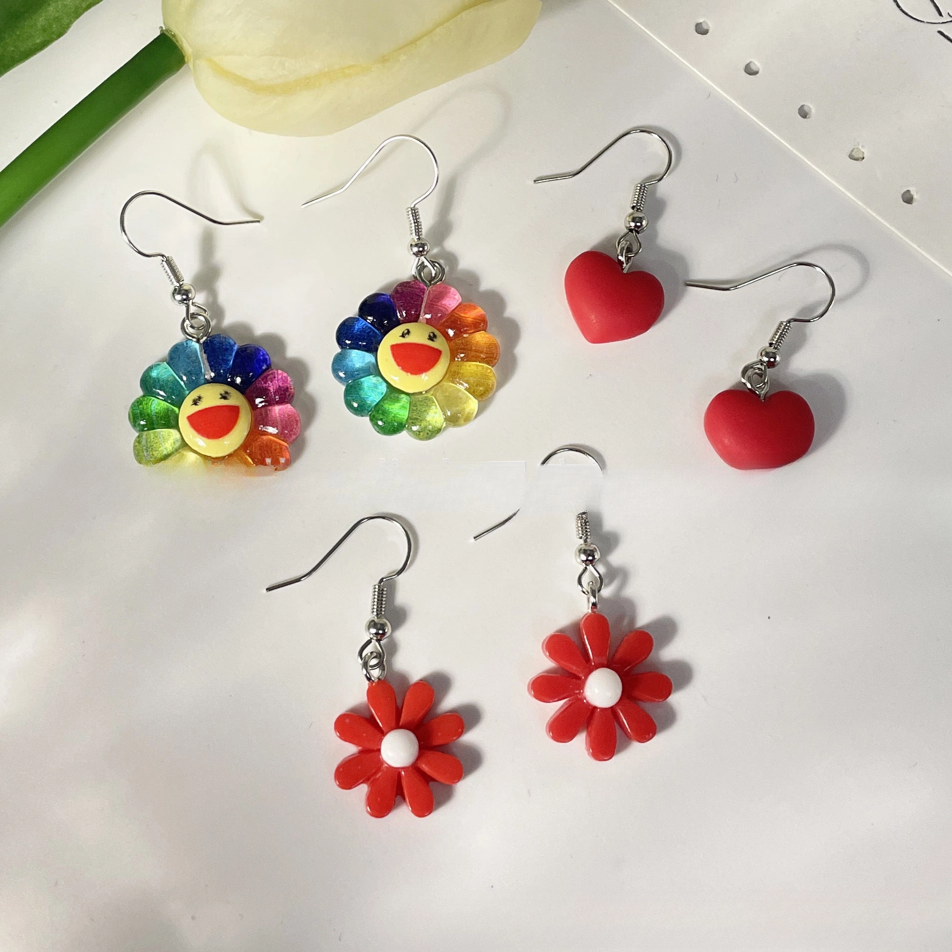 Wholesale 5pcs/pack Red Acrylic Fine Flash, Three-dimensional Bear Sunflower, Red Heart, Imitation Small Mushroom Earrings