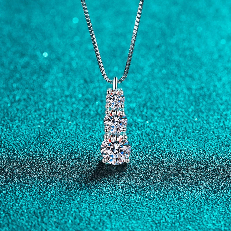 Wholesale 925 Sterling Silver Plated Pt950 Gold Moissanite Necklace Clavicle Chain