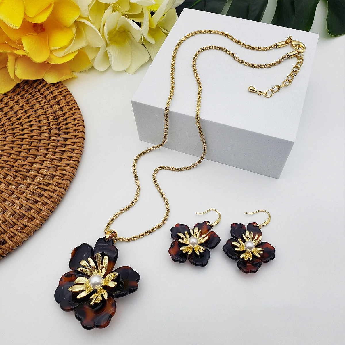 Wholesale Acrylic Large Flower Inlaid Pearl Earrings Jewelry Set