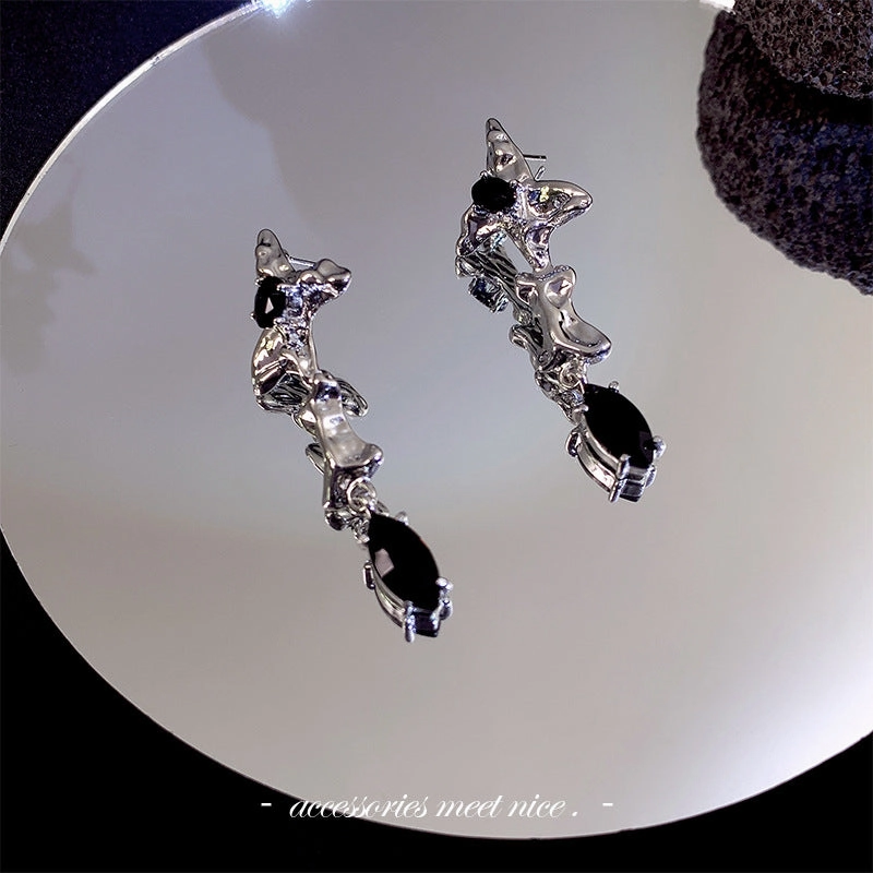 Wholesale Alloy Black Temperament Tassel Earrings