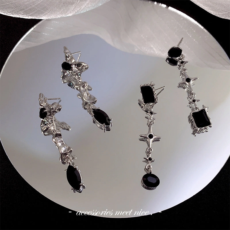 Wholesale Alloy Black Temperament Tassel Earrings