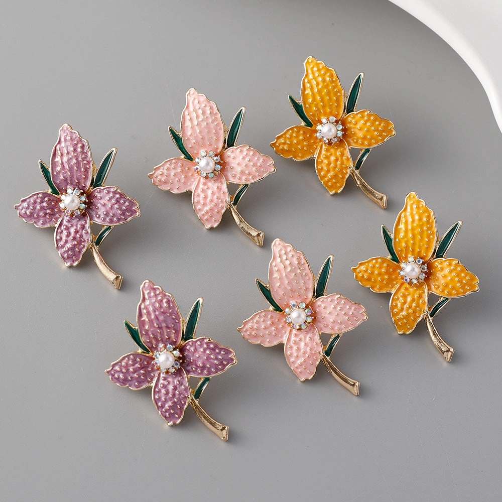 Wholesale Alloy Diamond Studded Flower Earrings
