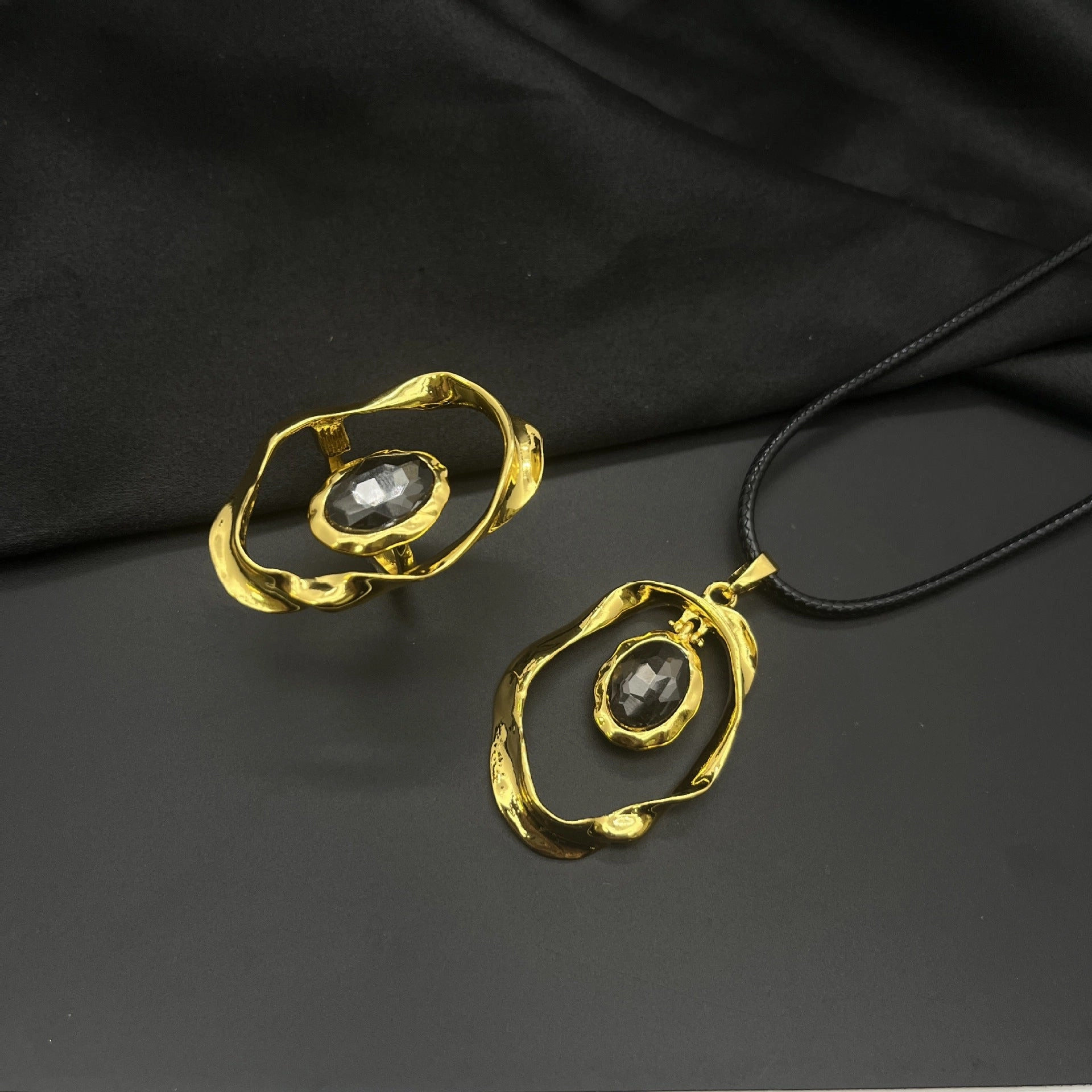 Wholesale Alloy Gold Plated Ring Necklace Set