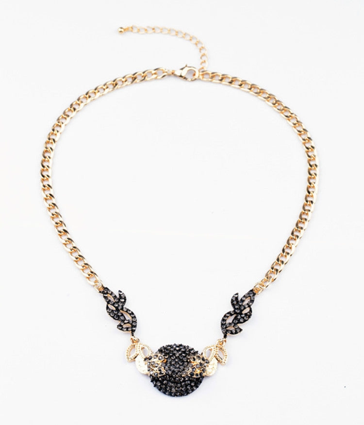 Wholesale Alloy Hollow Flower Pendant Necklace