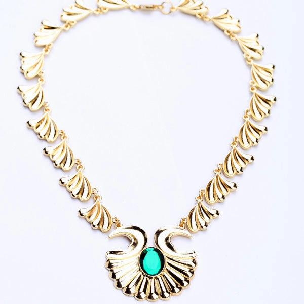 Wholesale Alloy Hollow Flower Pendant Necklace