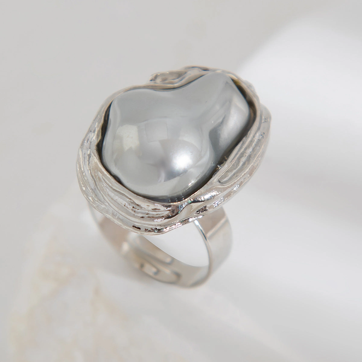 Wholesale Alloy irregular baroque inlaid shaped pearl ring vintage