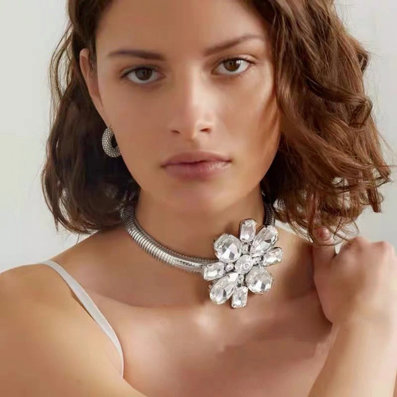 Wholesale Alloy Large Crystal Flower Necklace