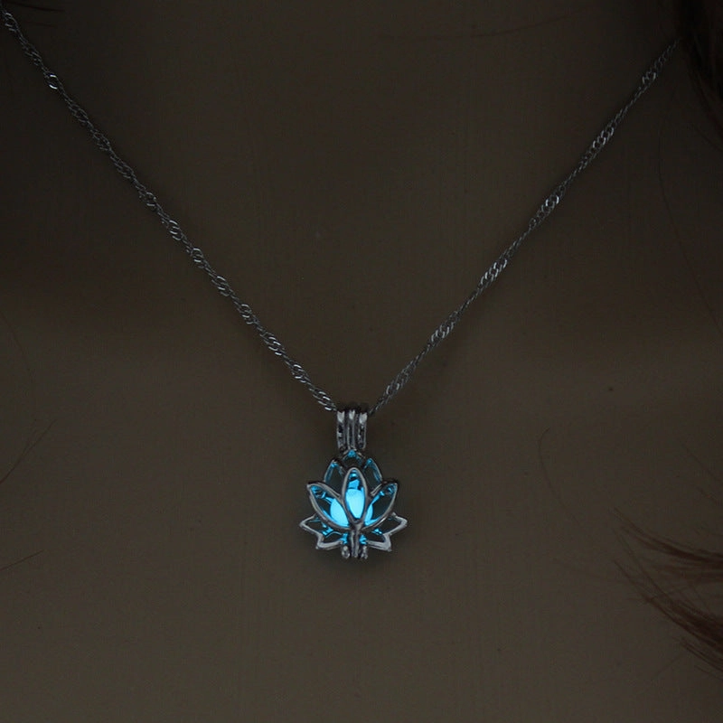 Wholesale Alloy Lotus Photo Box Luminous Pendant Necklace