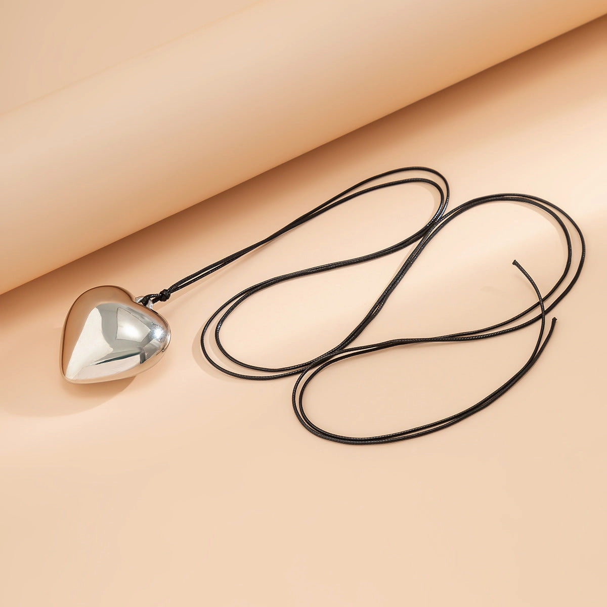 Wholesale Alloy Pull Adjustable Wax Line Love Pendant Necklace