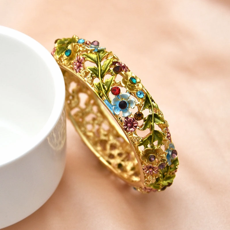 Wholesale Alloy Rose Inlaid Diamond Hollow Bracelet