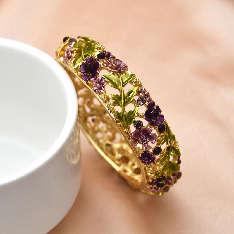 Wholesale Alloy Rose Inlaid Diamond Hollow Bracelet