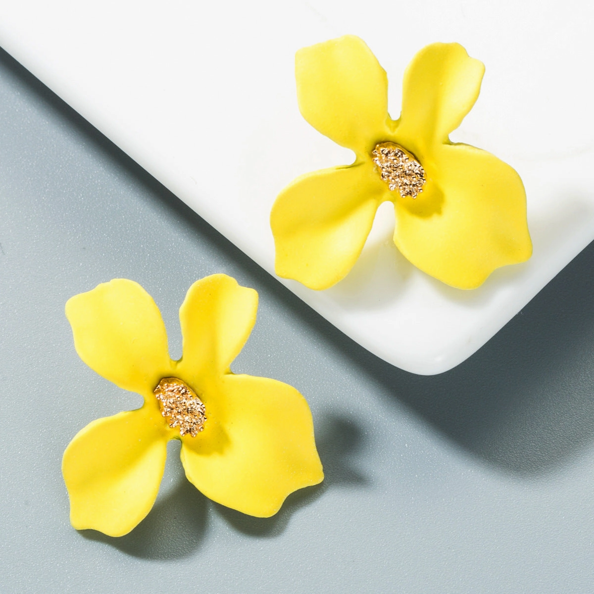 Wholesale Alloy Small Fresh Petals Earrings