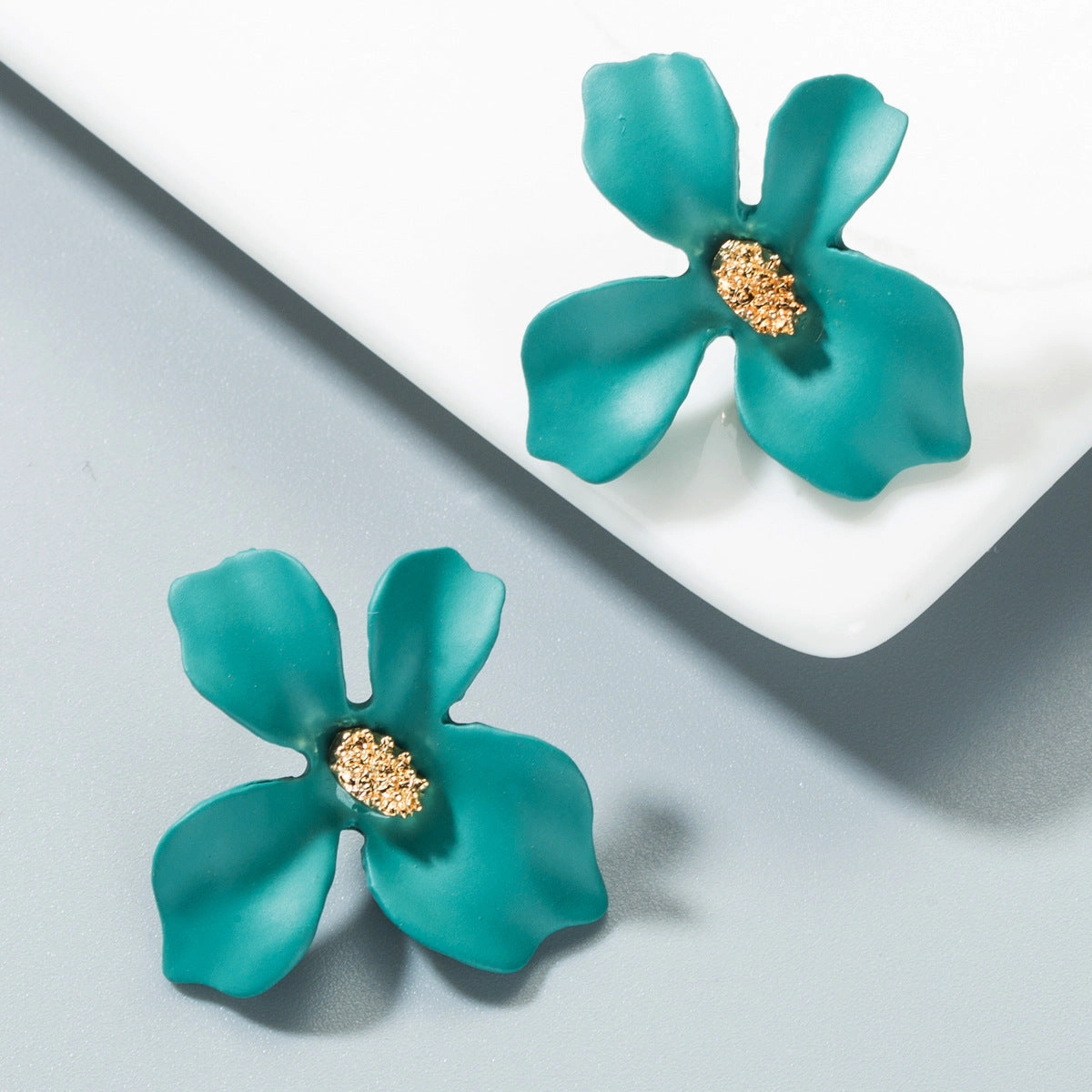 Wholesale Alloy Small Fresh Petals Earrings