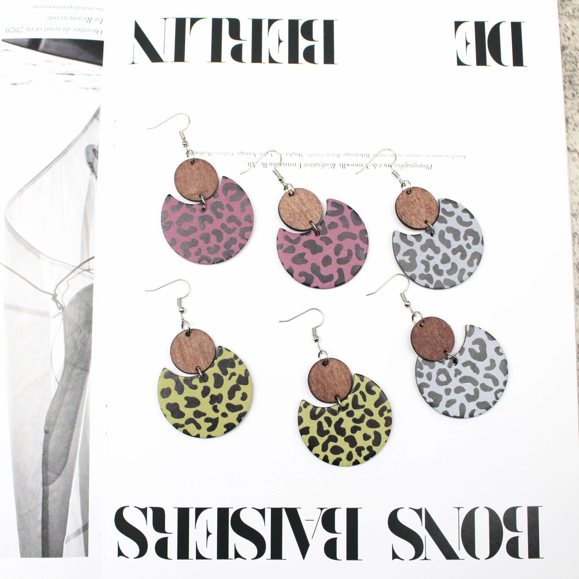 Wholesale Alloy Wood Board Reflective Leather Leopard Print Earrings