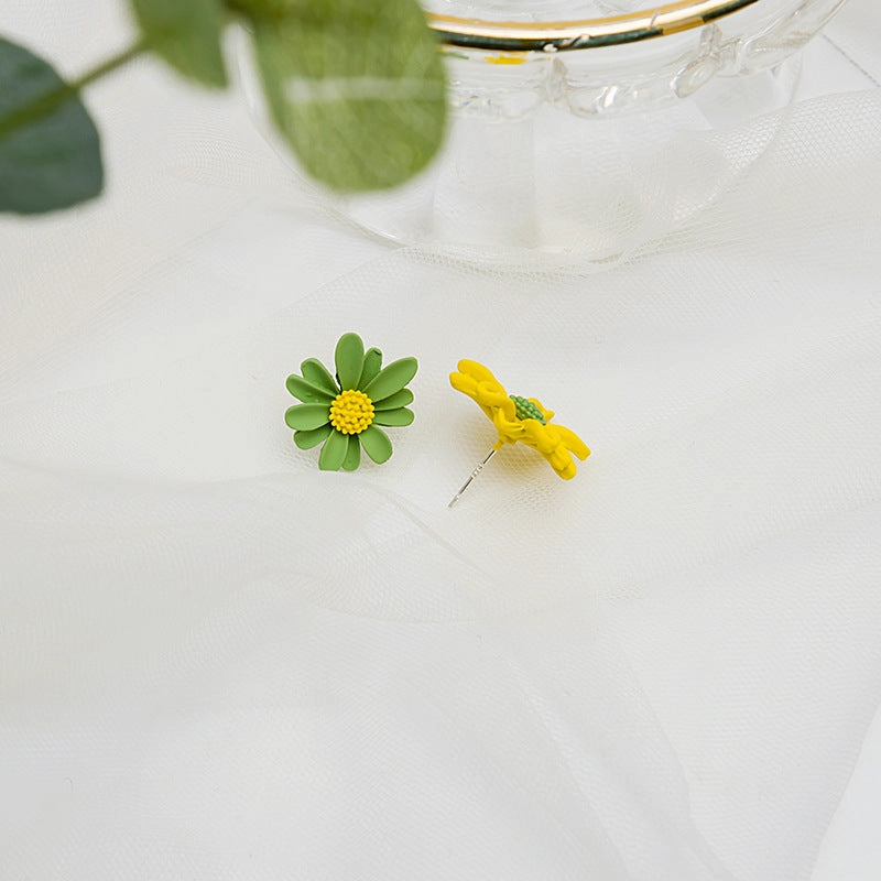 Wholesale Asymmetric Daisy Flower Alloy Earrings