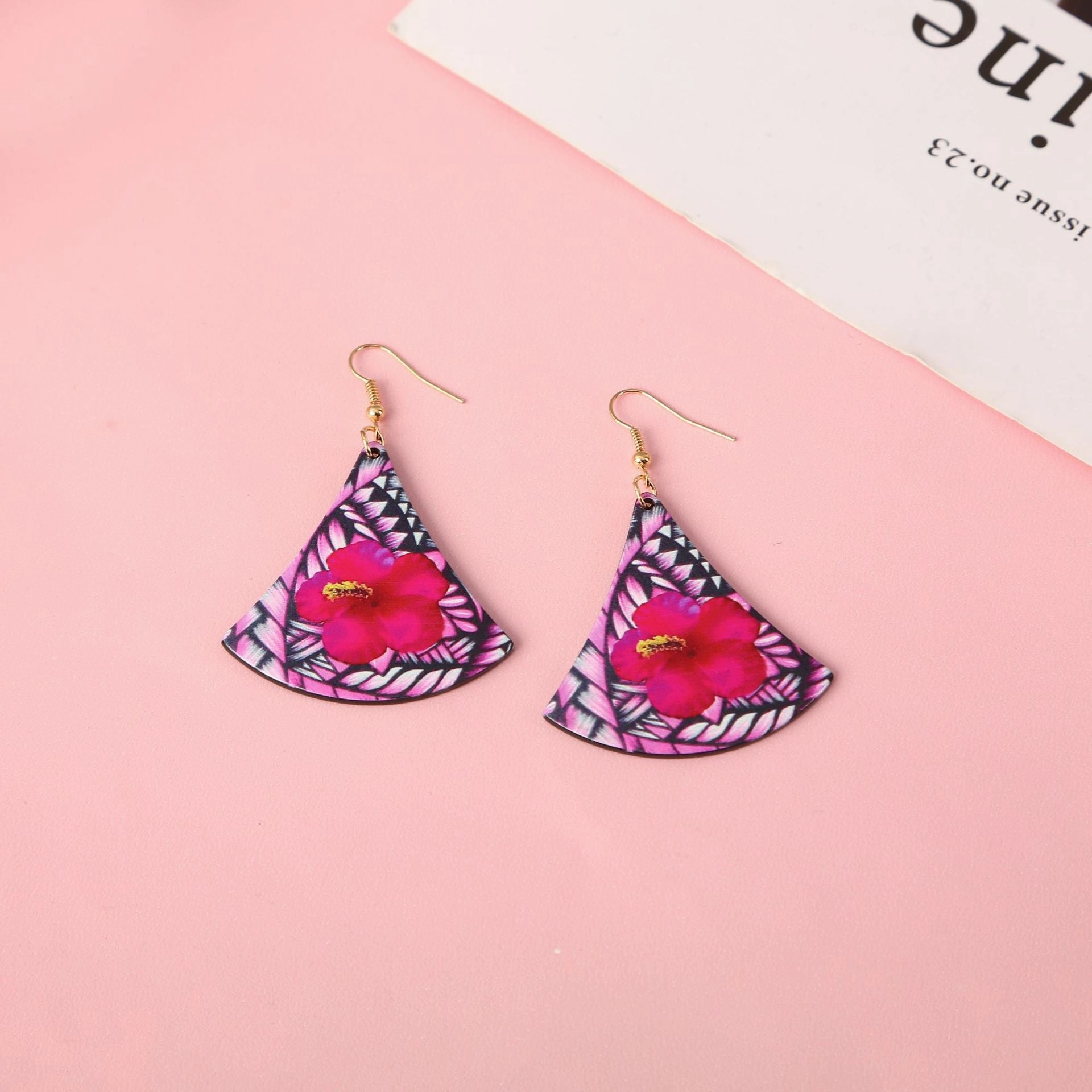 Wholesale Autumn/Winter Triangular Ginkgo Leaf Scalloped Acrylic Earrings