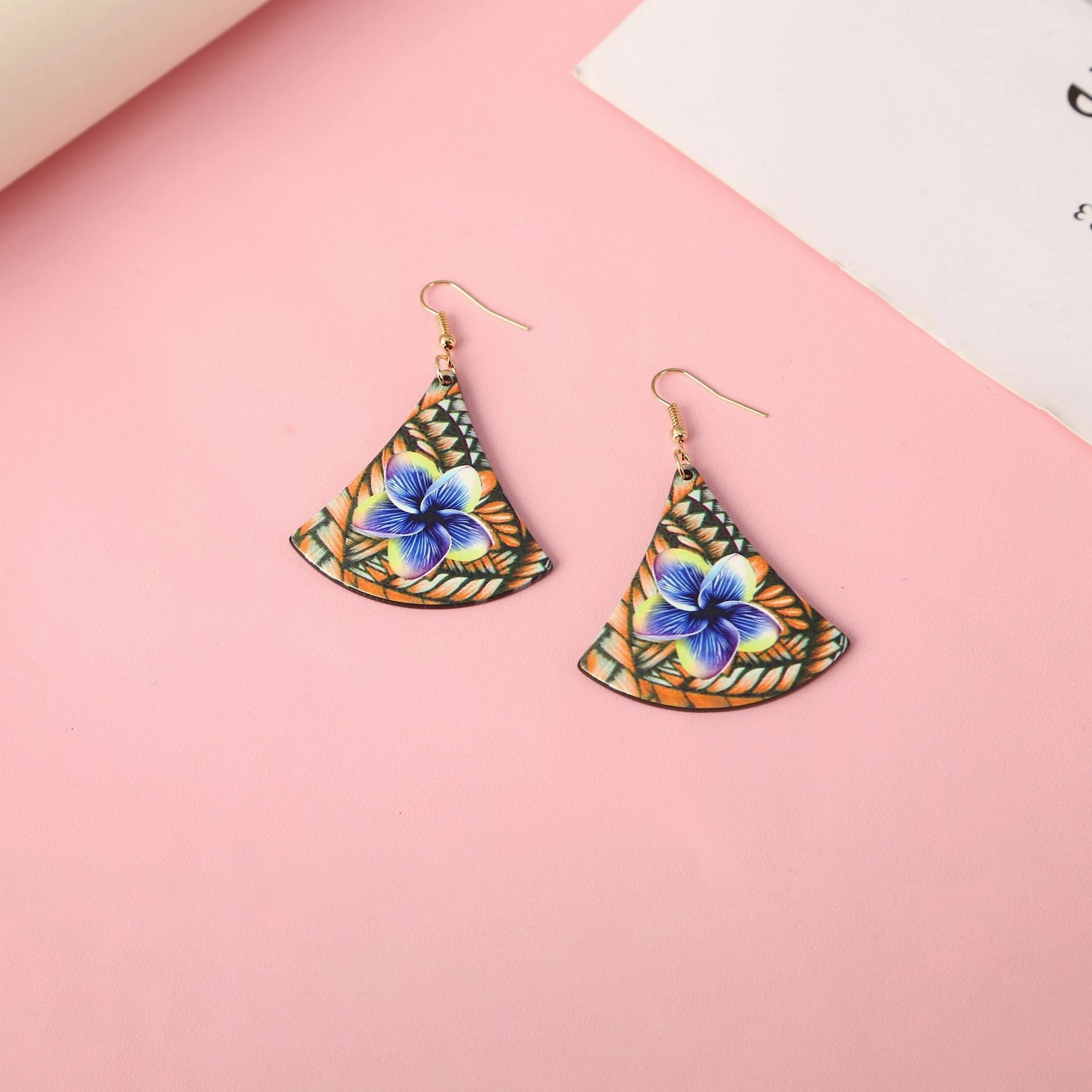 Wholesale Autumn/Winter Triangular Ginkgo Leaf Scalloped Acrylic Earrings