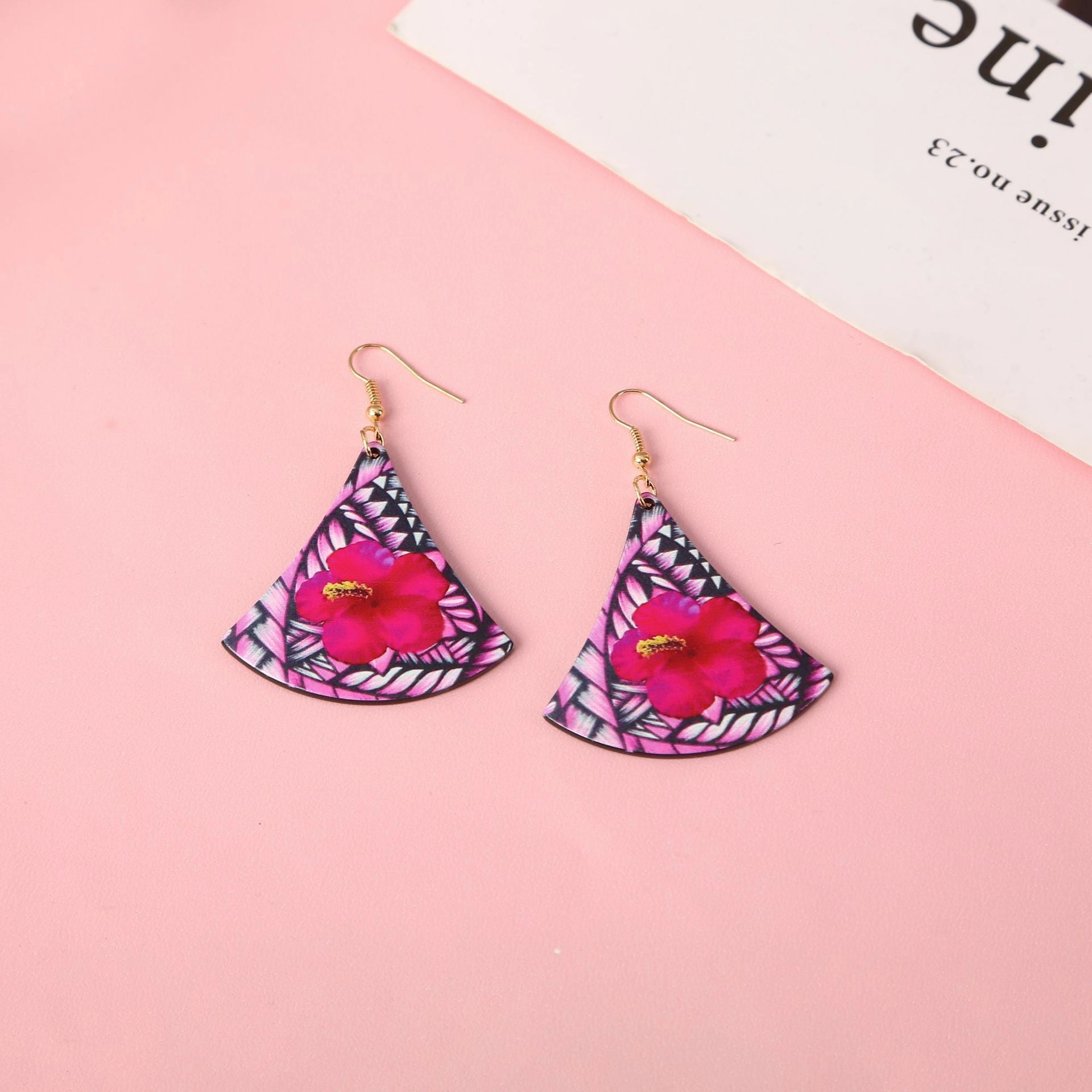 Wholesale Autumn/Winter Triangular Ginkgo Leaf Scalloped Acrylic Earrings