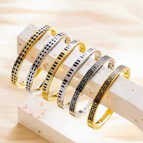 Wholesale Black and White Key Enamel Titanium Steel Bracelet