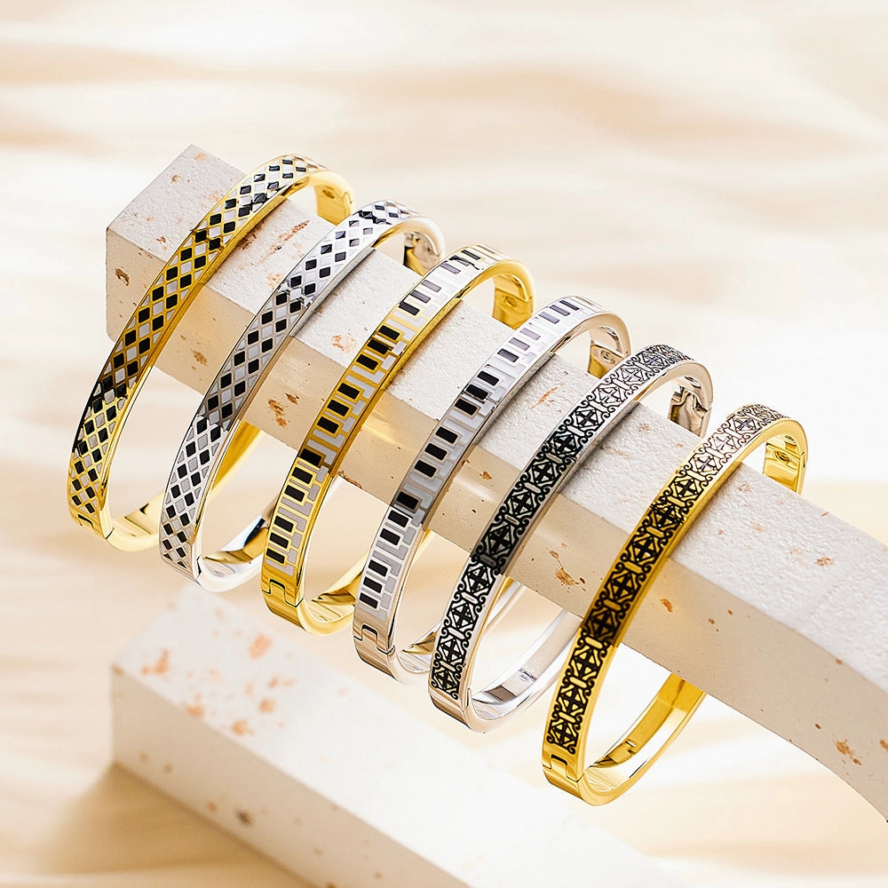 Wholesale Black and White Key Enamel Titanium Steel Bracelet