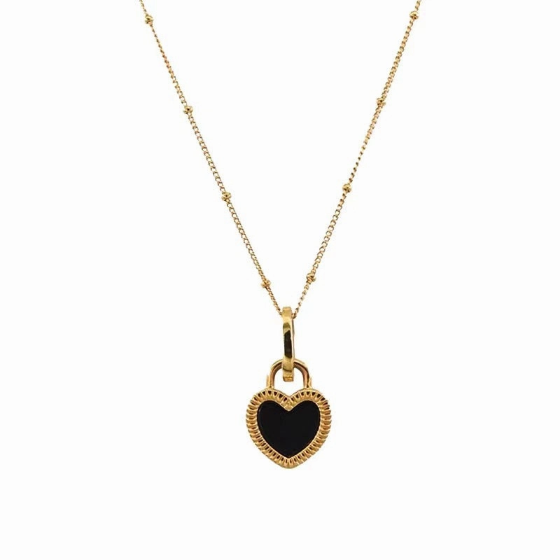 Wholesale Black and White Mother-of-pearl Heart Copper Necklaces