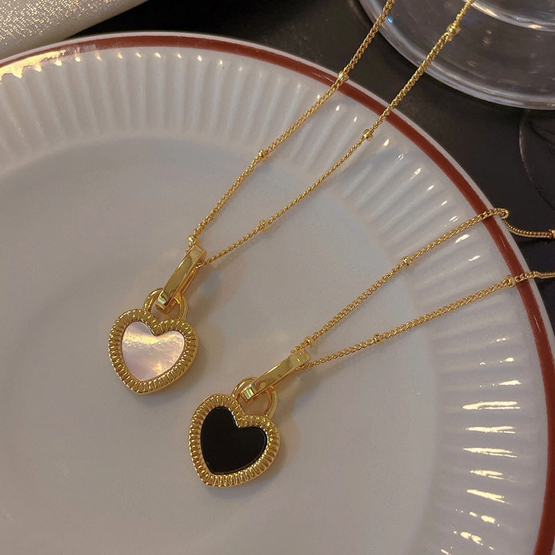 Wholesale Black and White Mother-of-pearl Heart Copper Necklaces
