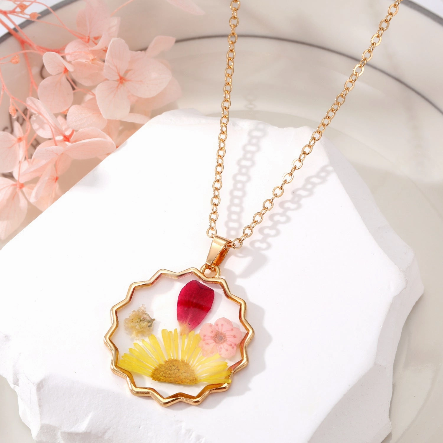 Wholesale Bohemian Natural Dried Flower Geometric Polygon Butterfly Necklace