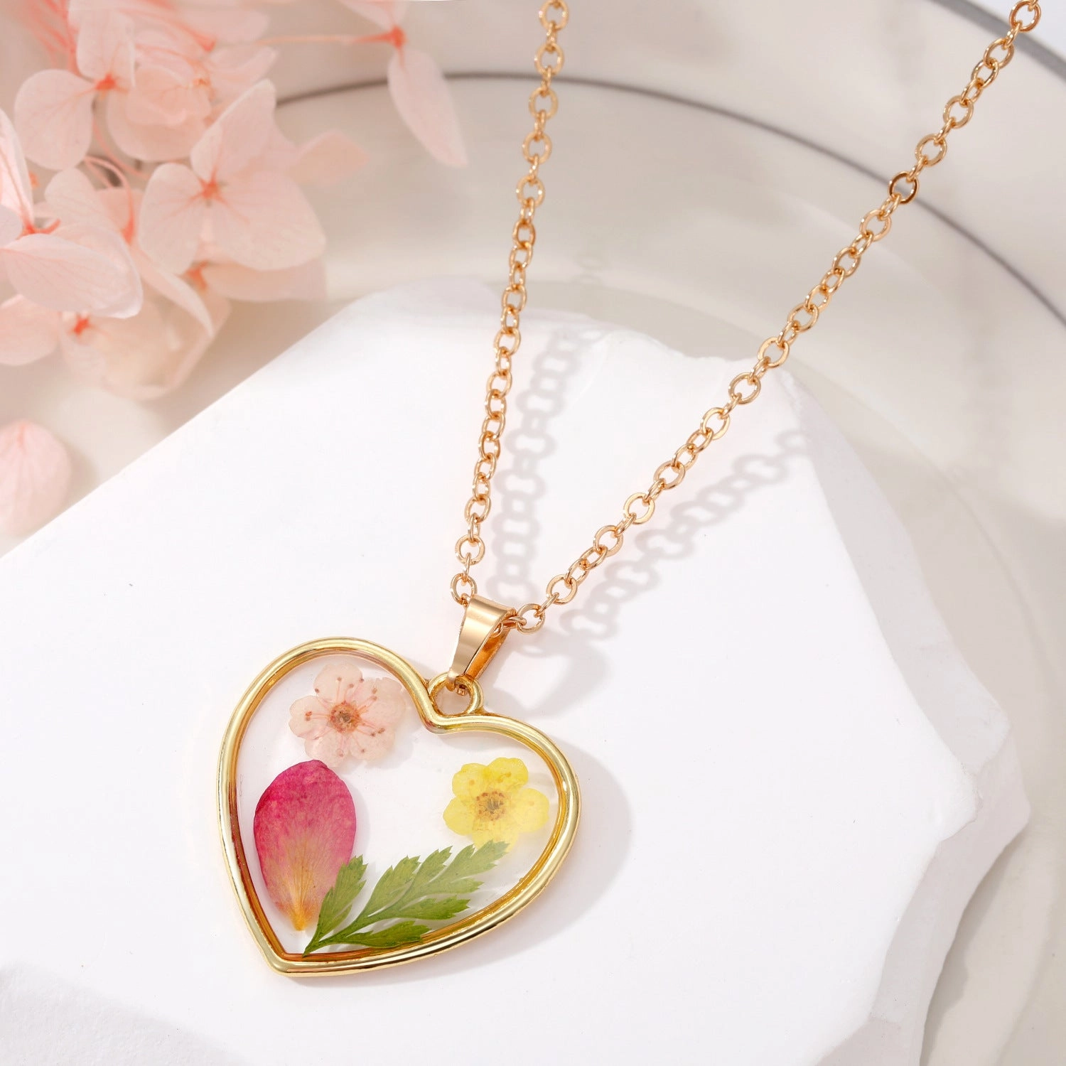Wholesale Bohemian Natural Dried Flower Geometric Polygon Butterfly Necklace