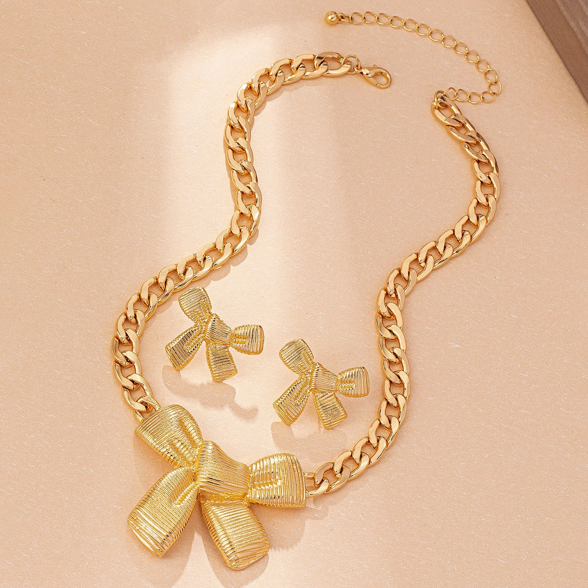 Wholesale Bow Pendant Necklace and Bow Stud Earrings Jewelry Set