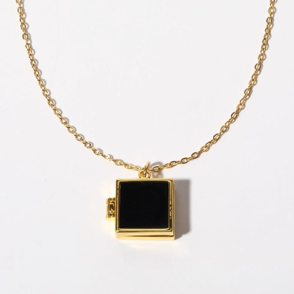 Wholesale Butterfly Shell Photo Album Photo Frame Necklace Retro Retractable Necklace Plated with Real Gold Color