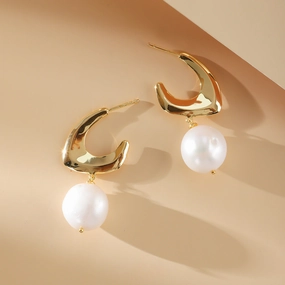 Wholesale C-shaped Pearl Earrings