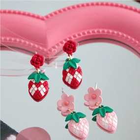 Wholesale Cartoon Strawberry Fruit Alloy Earrings