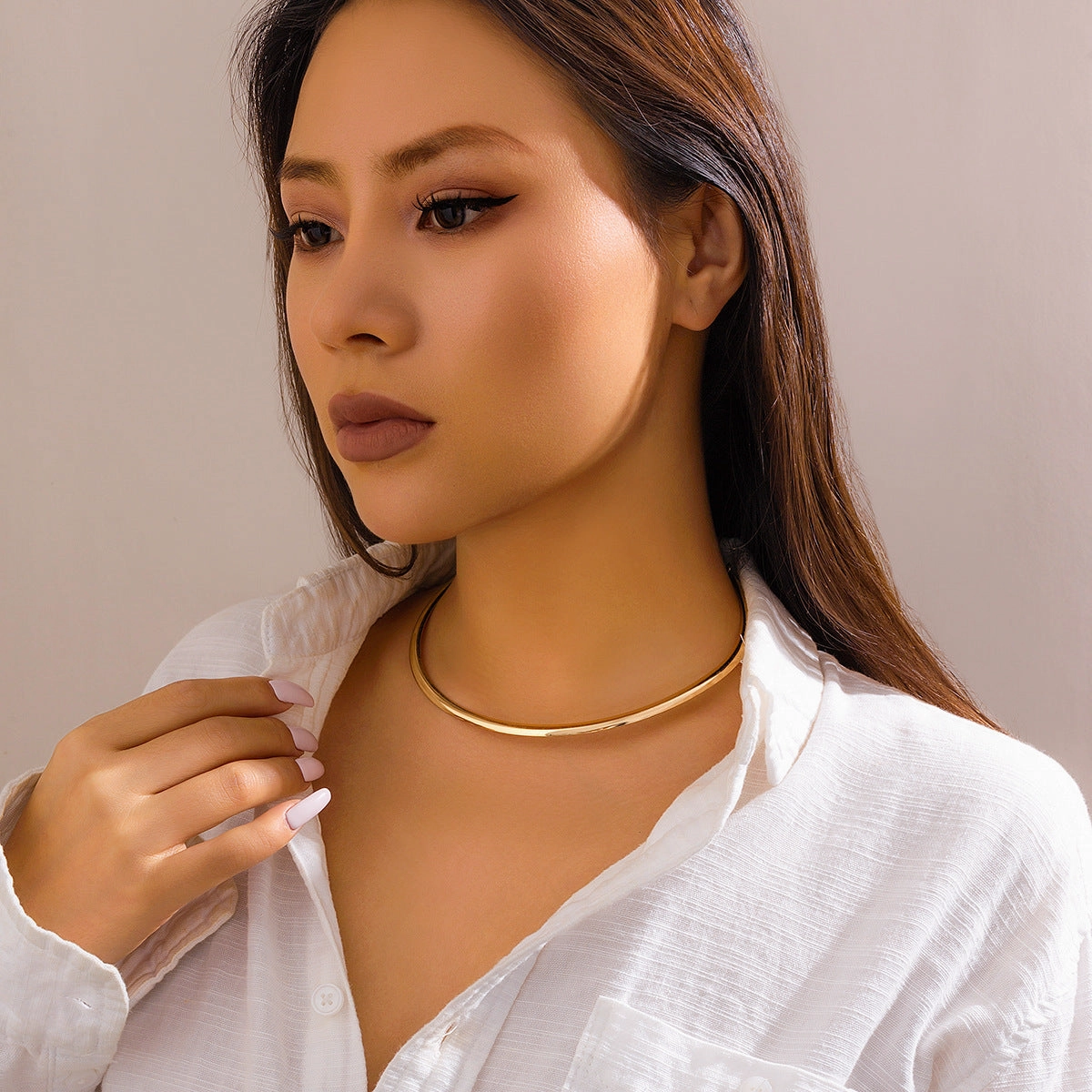 Wholesale Circular Collarbone Metal Choker Necklaces