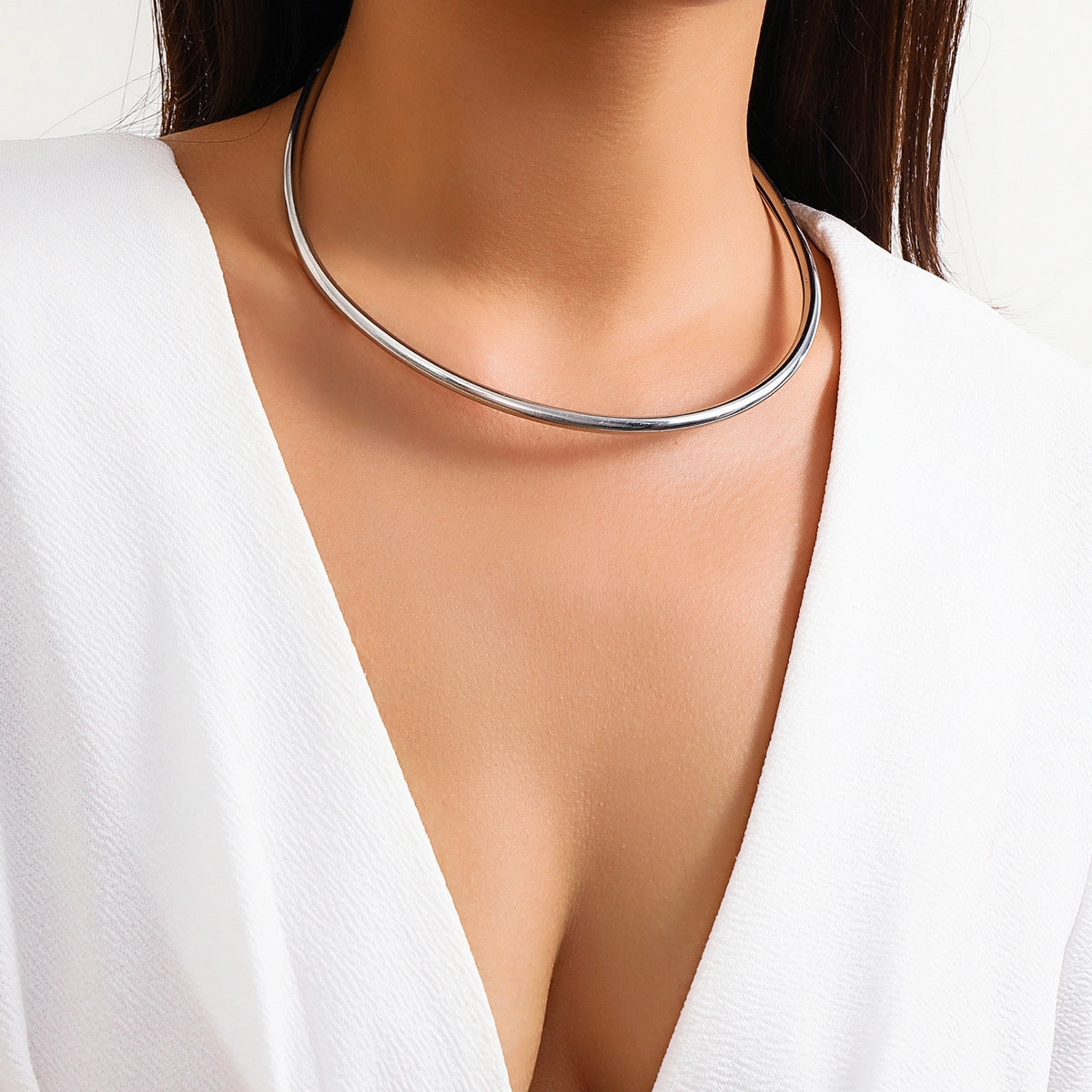 Wholesale Circular Collarbone Metal Choker Necklaces