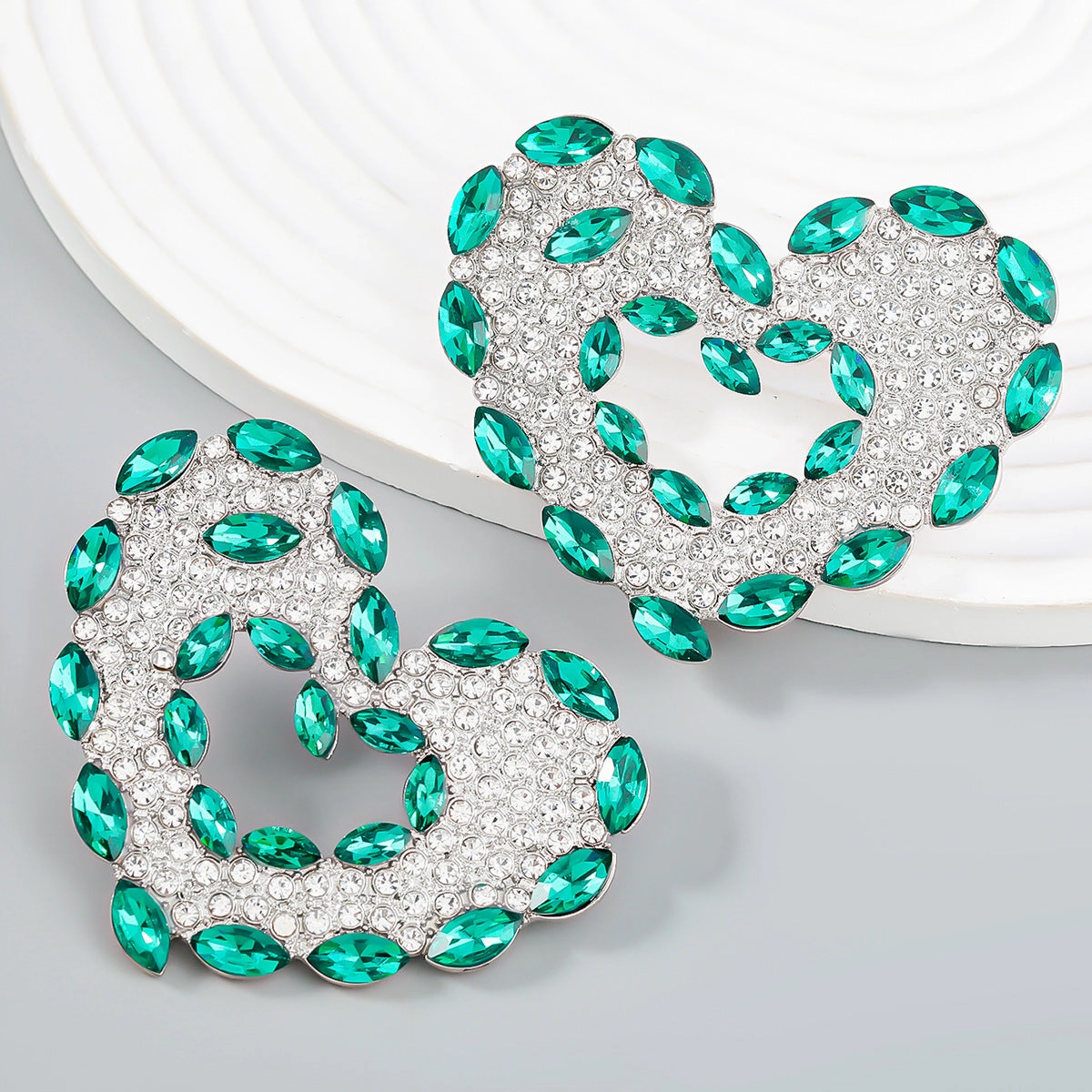 Wholesale Colored Diamond Heart Alloy Earrings