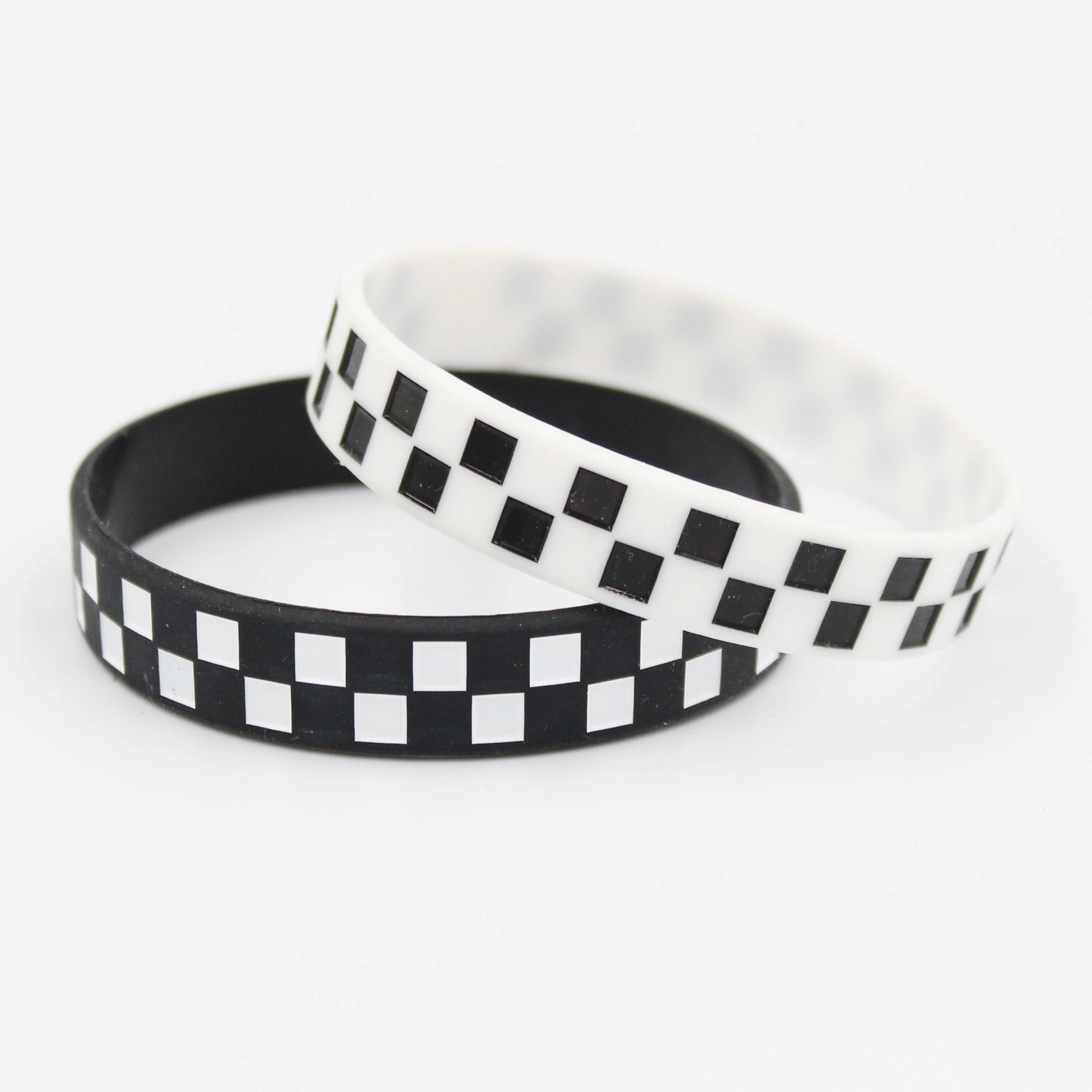 Wholesale Concave Pattern Filling Black and White Grid Silicone Bracelet
