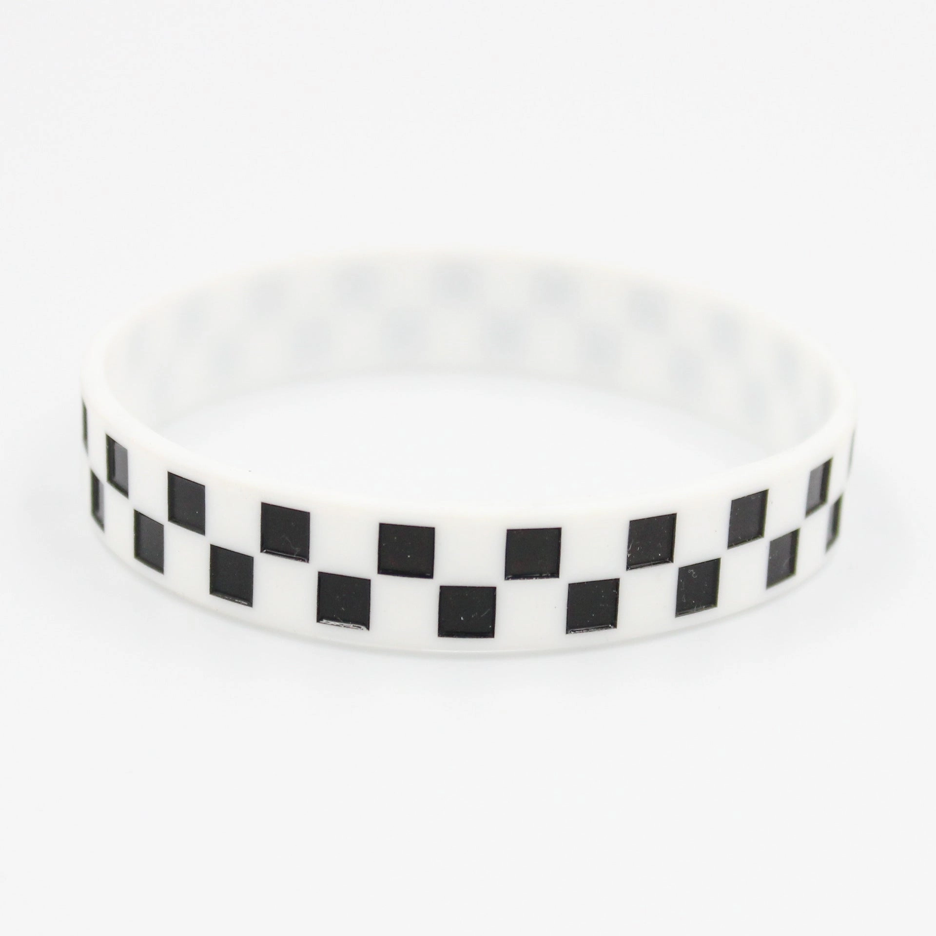 Wholesale Concave Pattern Filling Black and White Grid Silicone Bracelet