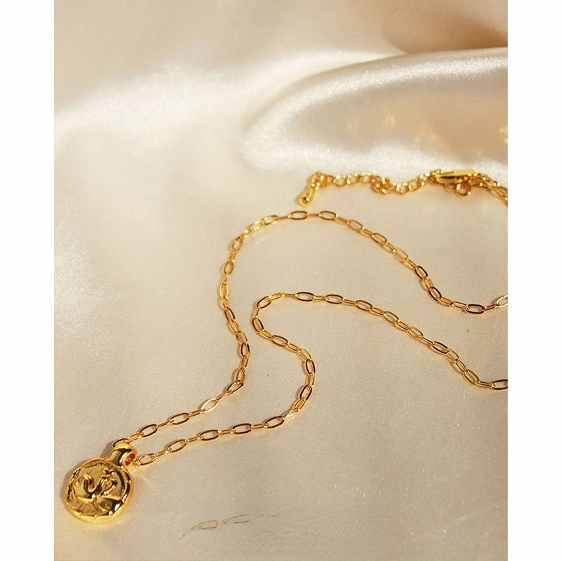Wholesale Copper Swan Pendant Animal Pattern Round Plate Stacking Necklace