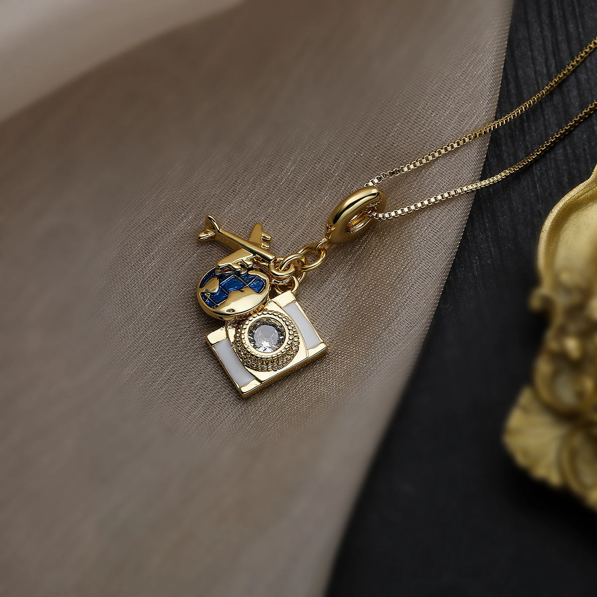 Wholesale Creative Copper Gold Plated Zircon Camera Passport Necklace Clavicle Chain