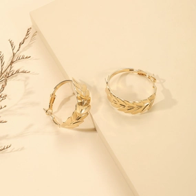 Wholesale Creative Exaggerated Metal Geometric Round Feather Hoop Earrings