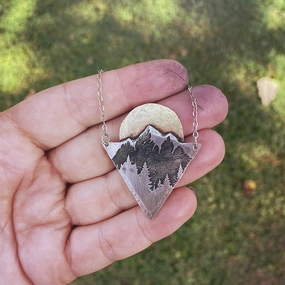 Wholesale Creative Geometric Sunset Valley Necklace Alloy