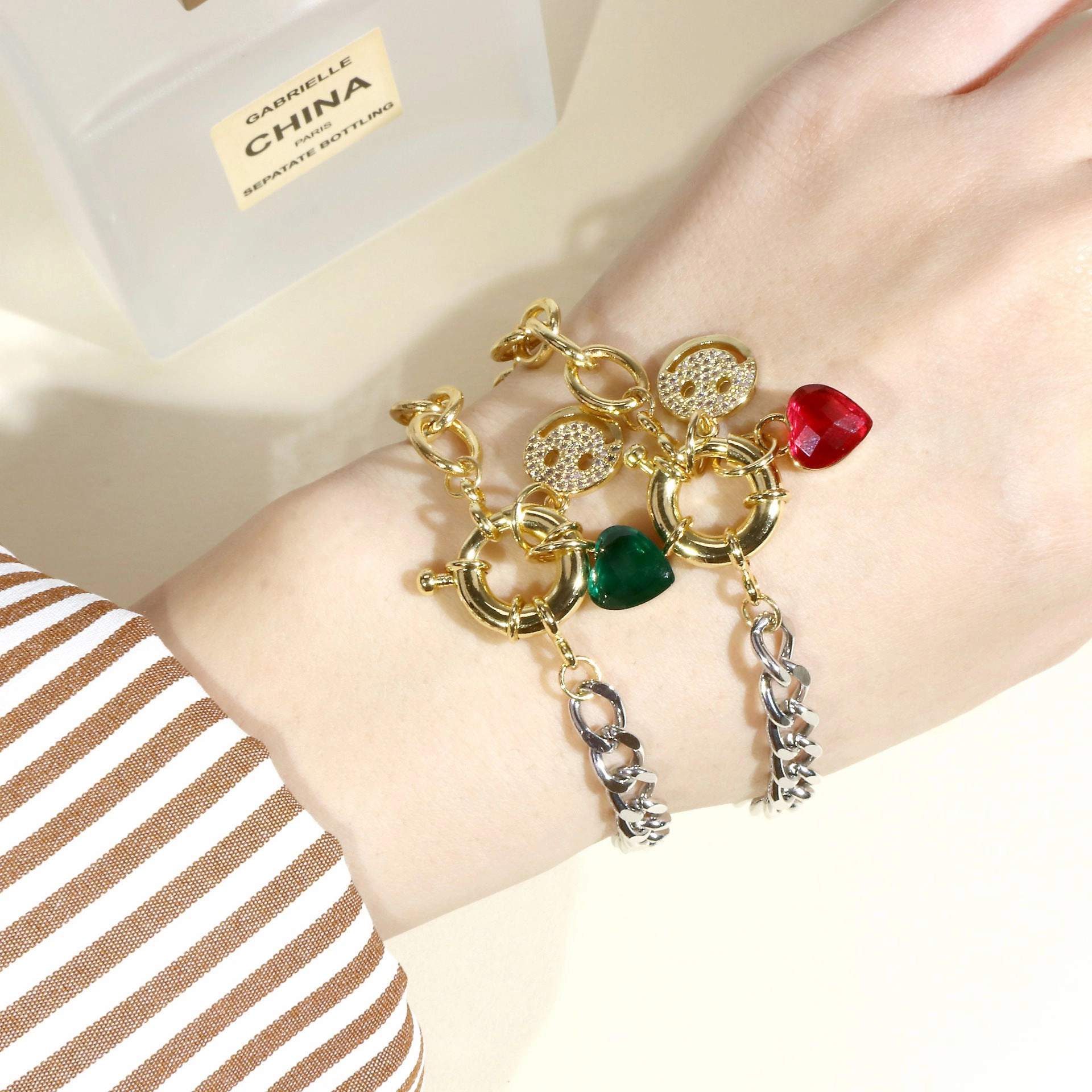 Wholesale Cuban Chain Spring Buckle Micro Paved Smile Face Zircon Heart Pendant Copper Bracelet